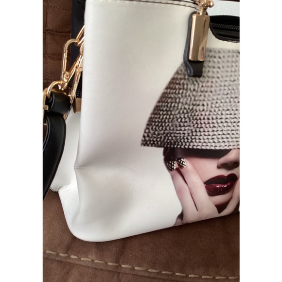 Handbag - Picture 5 of 13